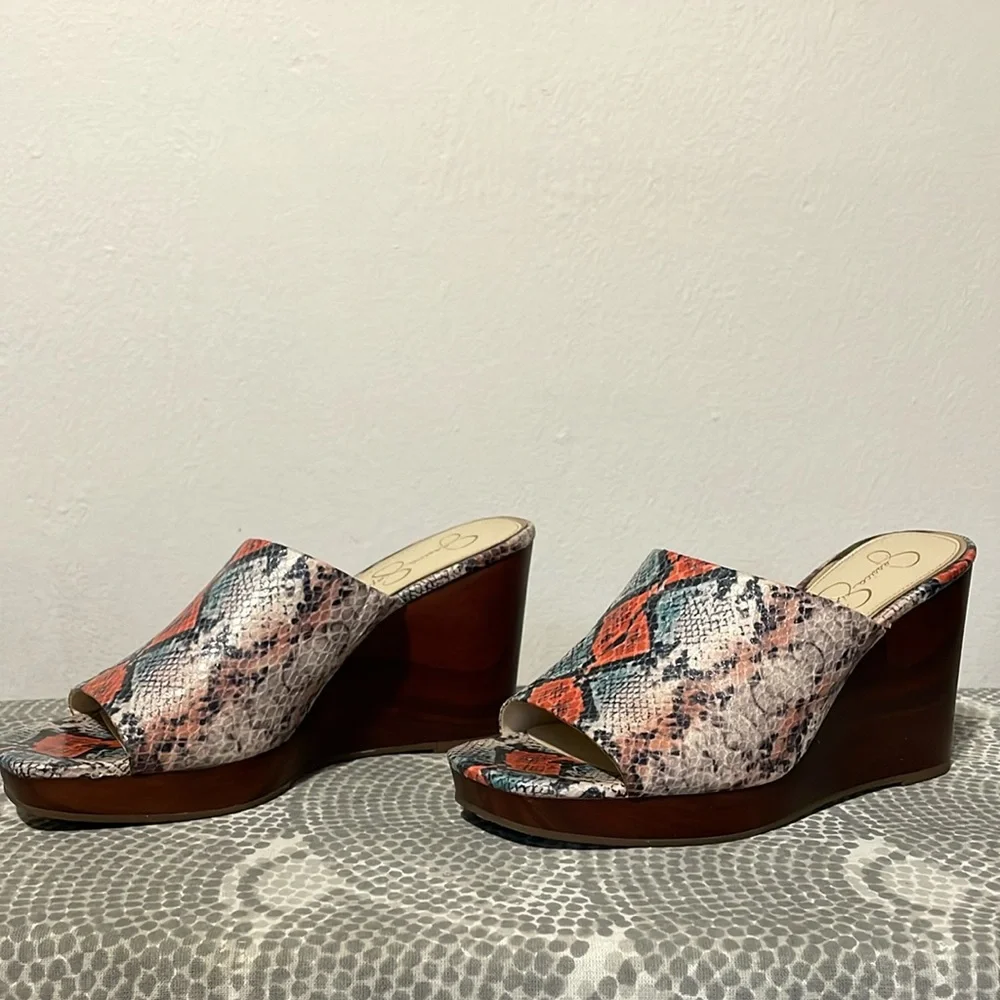 Jessica Simpson 3 inch wooden wedge with snakeskin print. Size 9. Multi-color. - Picture 1 of 7